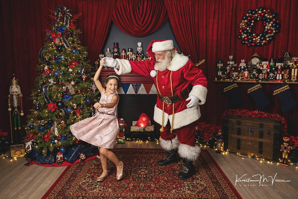 Christmas Photoshoot with Santa, Family, or Pets by The Flash Lady Photography