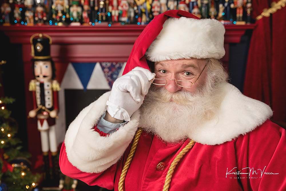 Christmas Photoshoot with Santa, Family, or Pets by The Flash Lady Photography