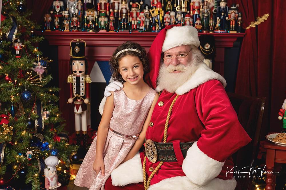 Christmas Photoshoot with Santa, Family, or Pets by The Flash Lady Photography