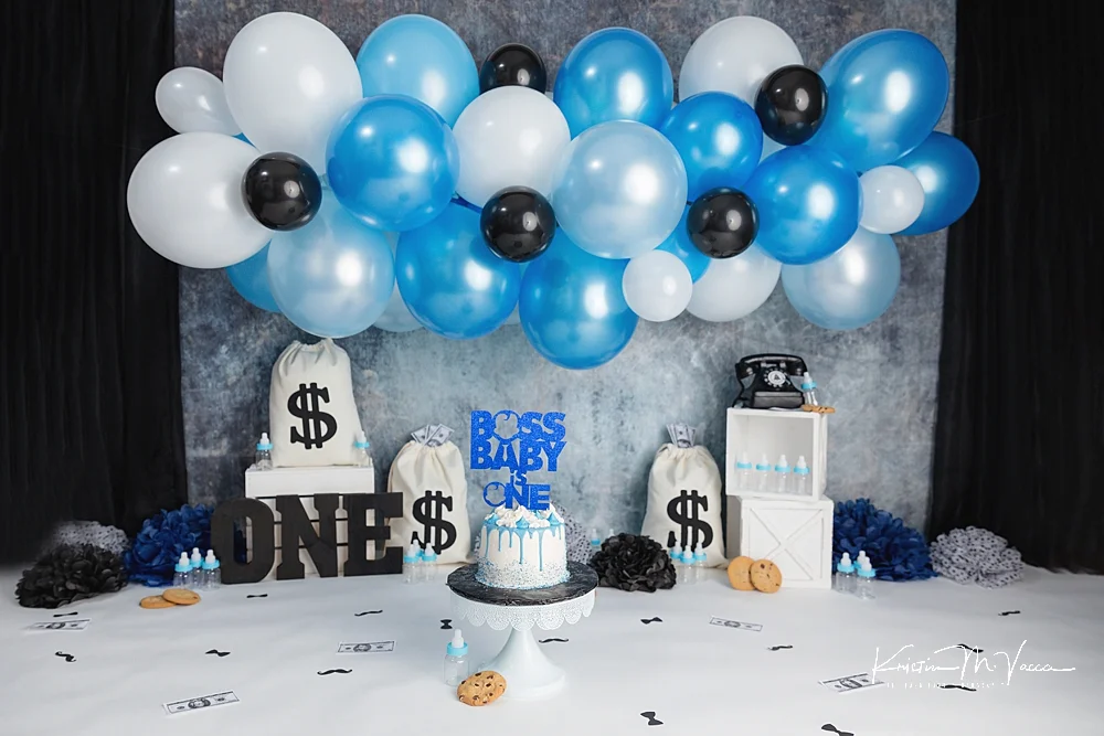 Celebrate a First Birthday with a Cake Smash - Miranda Walton Photography