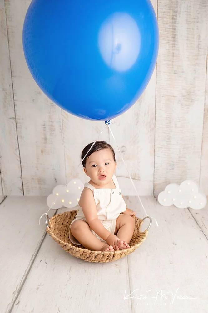 blue balloons photography