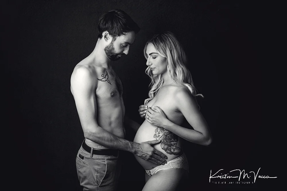 20 Couple Maternity Photoshoot Ideas - Daniella Photography
