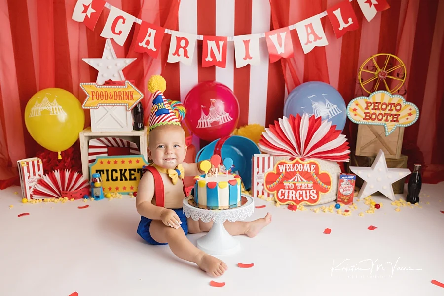 1st Birthday}: Carnival Birthday with a Clown cake | Simply Tale
