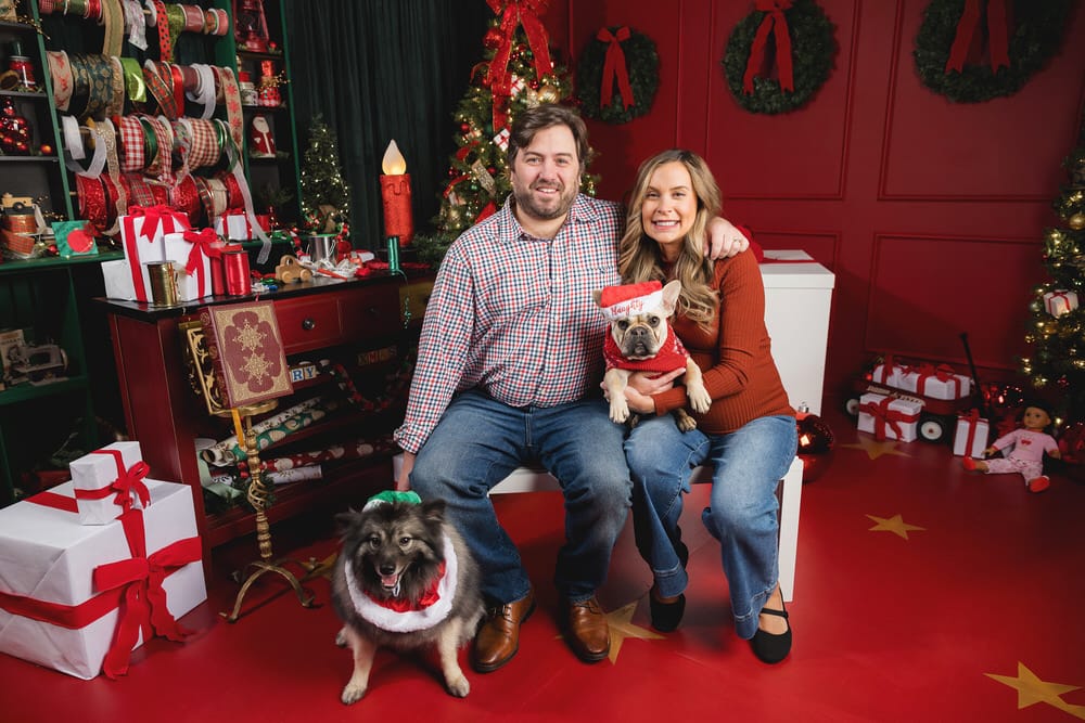 Family Pet Christmas Photos in Newington, CT